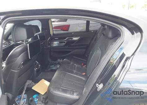 2016 BMW 750I из США, поврежденный, VIN WBA7F0C53GGL99859